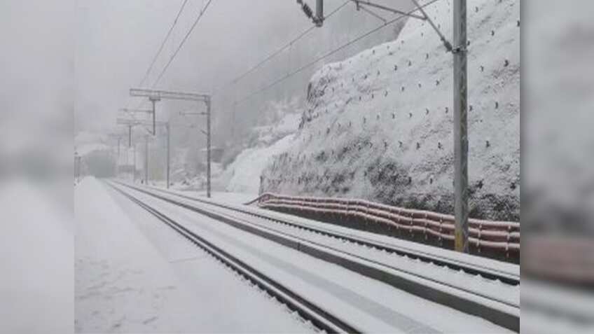 Train services suspended on Banihal-Baramulla section in J-K due to snow accumulation