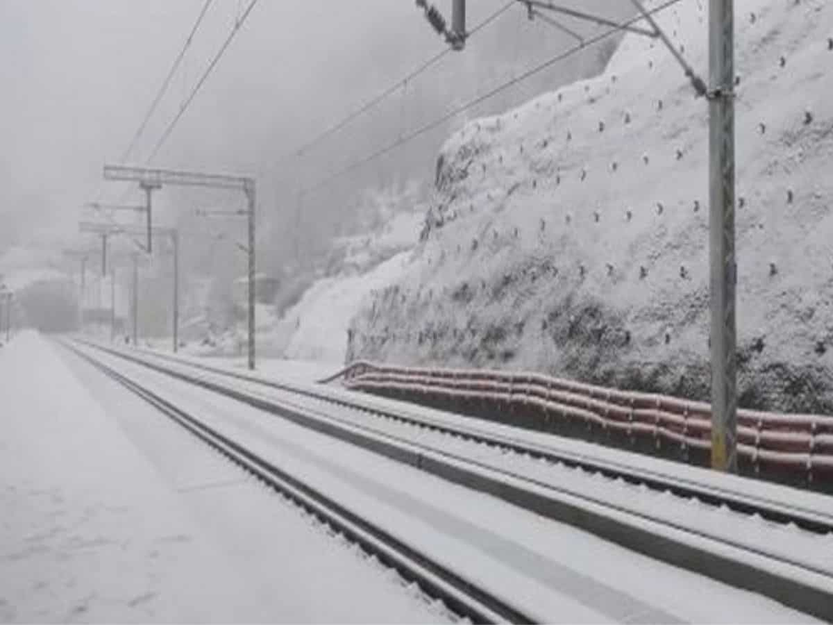 Train services suspended on Banihal-Baramulla section in J-K due to snow accumulation