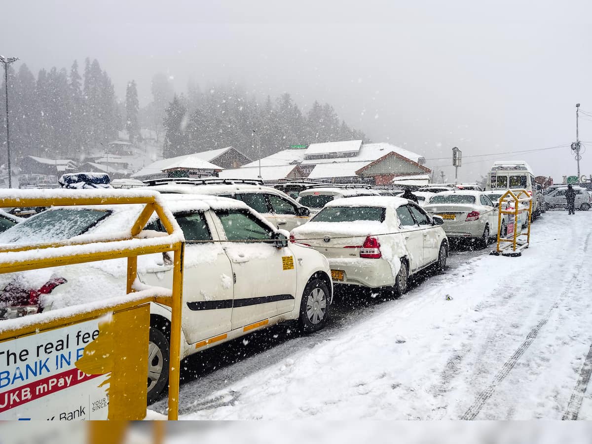 Himachal Pradesh Weather: IMD issues orange alert; heavy snowfall, cold wave predicted