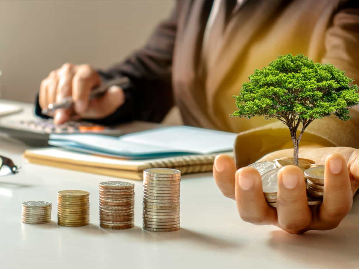 SIP Investment: Building a Retirement Corpus in 15 Years with Rs 8,333 Monthly Investment