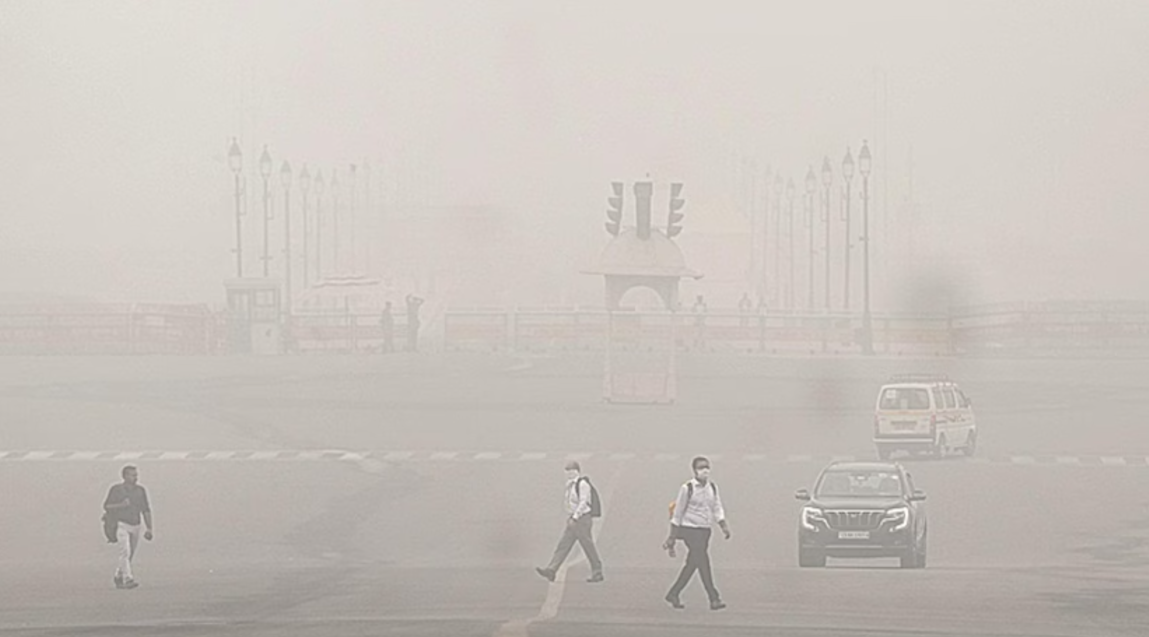 Delhi Weather Update: City records 10.5 degrees Celsius minimum temperature; several trains delayed