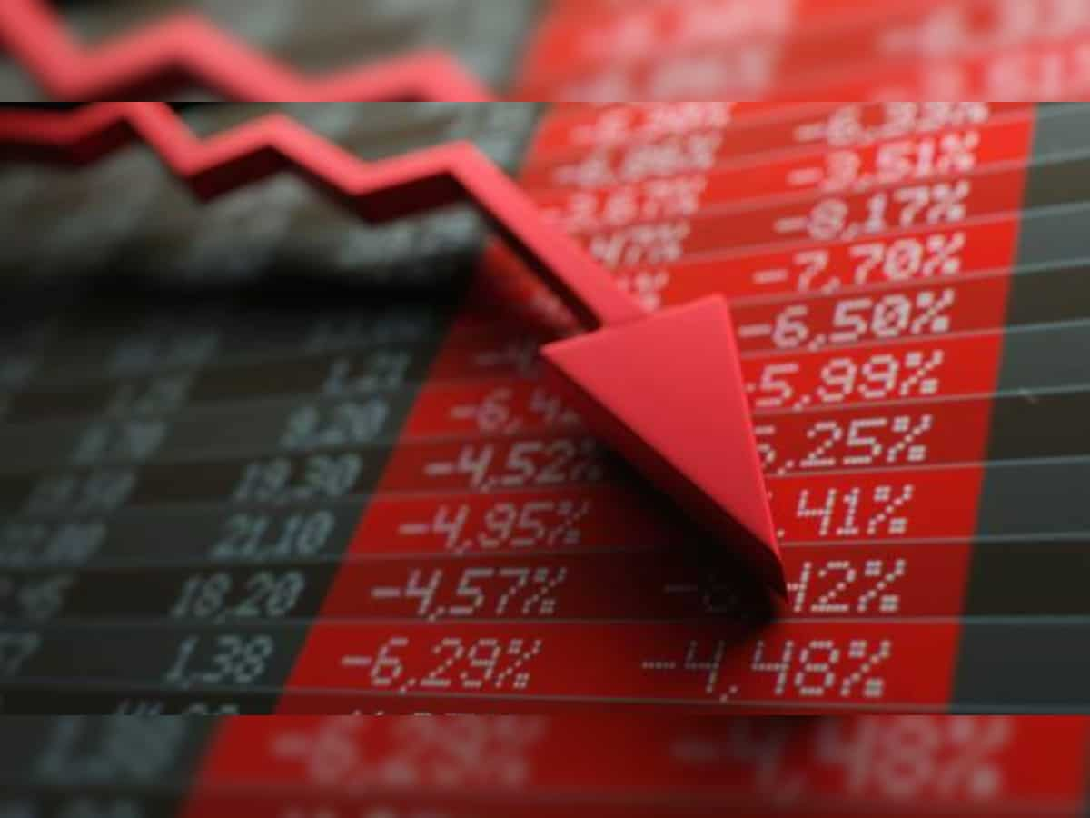 Final Trade: Market wraps up in red; Sensex slips 50 points, Nifty ends at 23,675