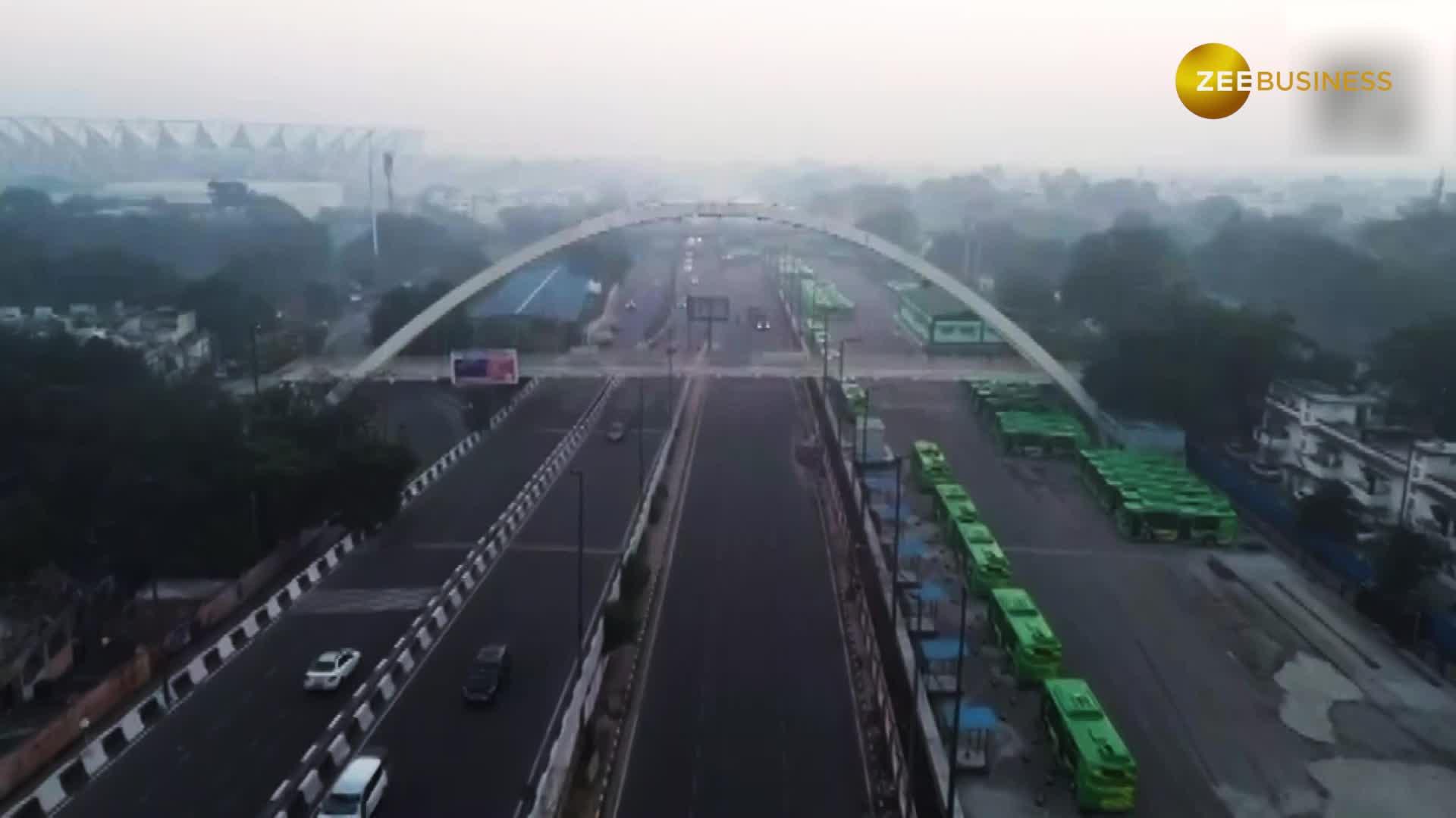 Light fog engulfs Delhi as AQI stands at 400, falling in 'hazardous' category