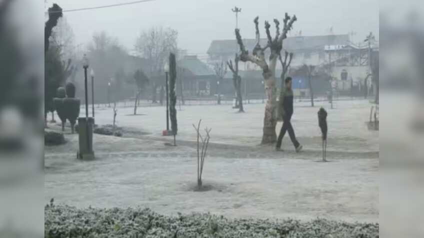Cold conditions intensify in Kashmir amid clear sky; Pahalgam shivers at minus 10.4 degree Celsius