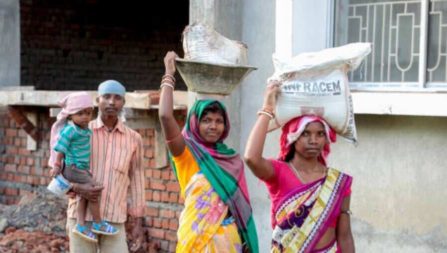 Labour ministry asks states to ensure 100% social security cover for all workers