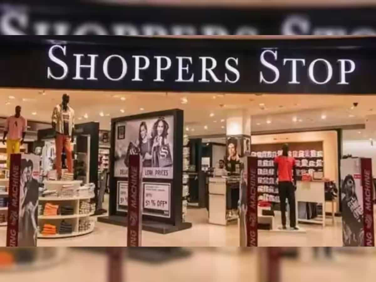 Shoppers Stop dips into red after touching 10-week high