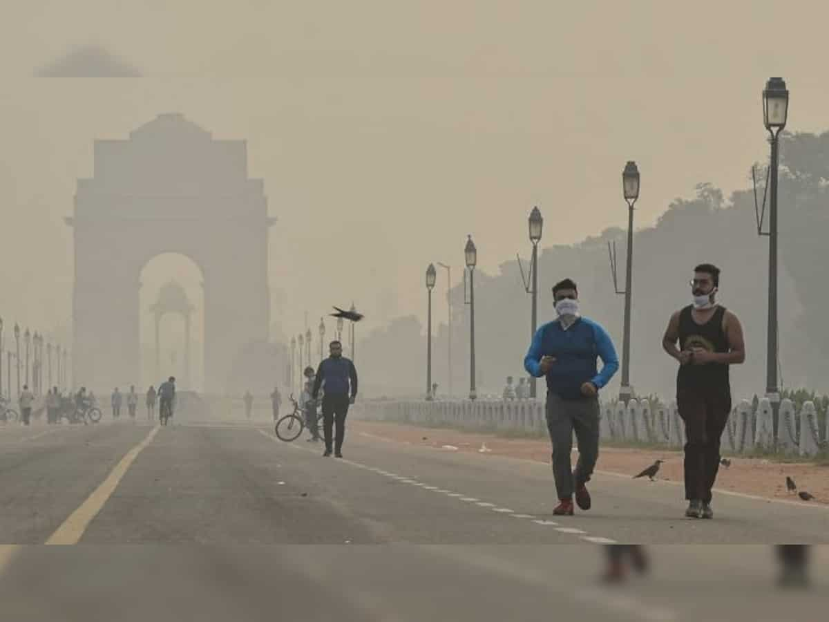 Delhi's air quality remains 'poor', foggy weather disrupts trains, flights