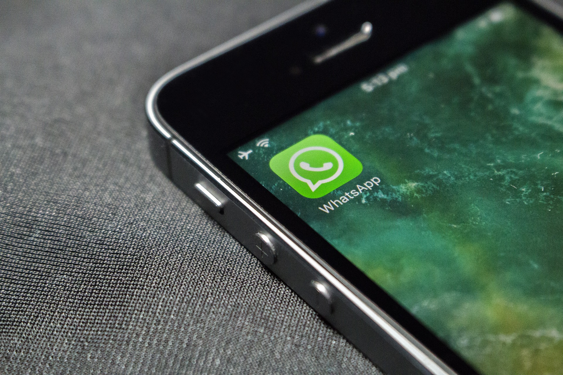 NCLAT stays CCI ban on WhatsApp, asks Meta to pay half the Rs 213 crore fine