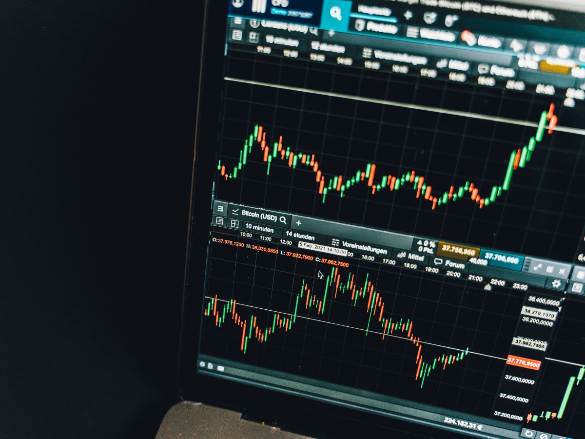 Largecap shares to buy: Analysts recommend buying 5 stocks for short term; check out targets