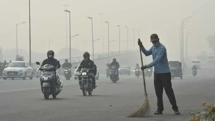 Delhi-NCR News: Driving out today? Check if GRAP stage 3 vehicle restrictions are in effect