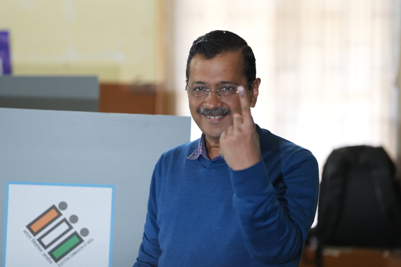 Delhi Election Results 2025: Can Kejriwal's 'jharoo' clean sweep once again or will BJP's lotus blossom in national capital?