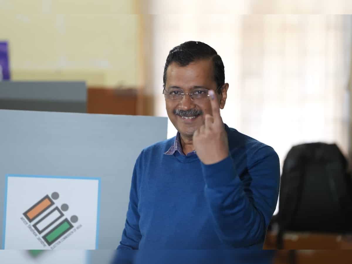New Delhi Election Results 2025: Arvind Kejriwal leads by 254 votes, BJP's Parvesh Verma close behind