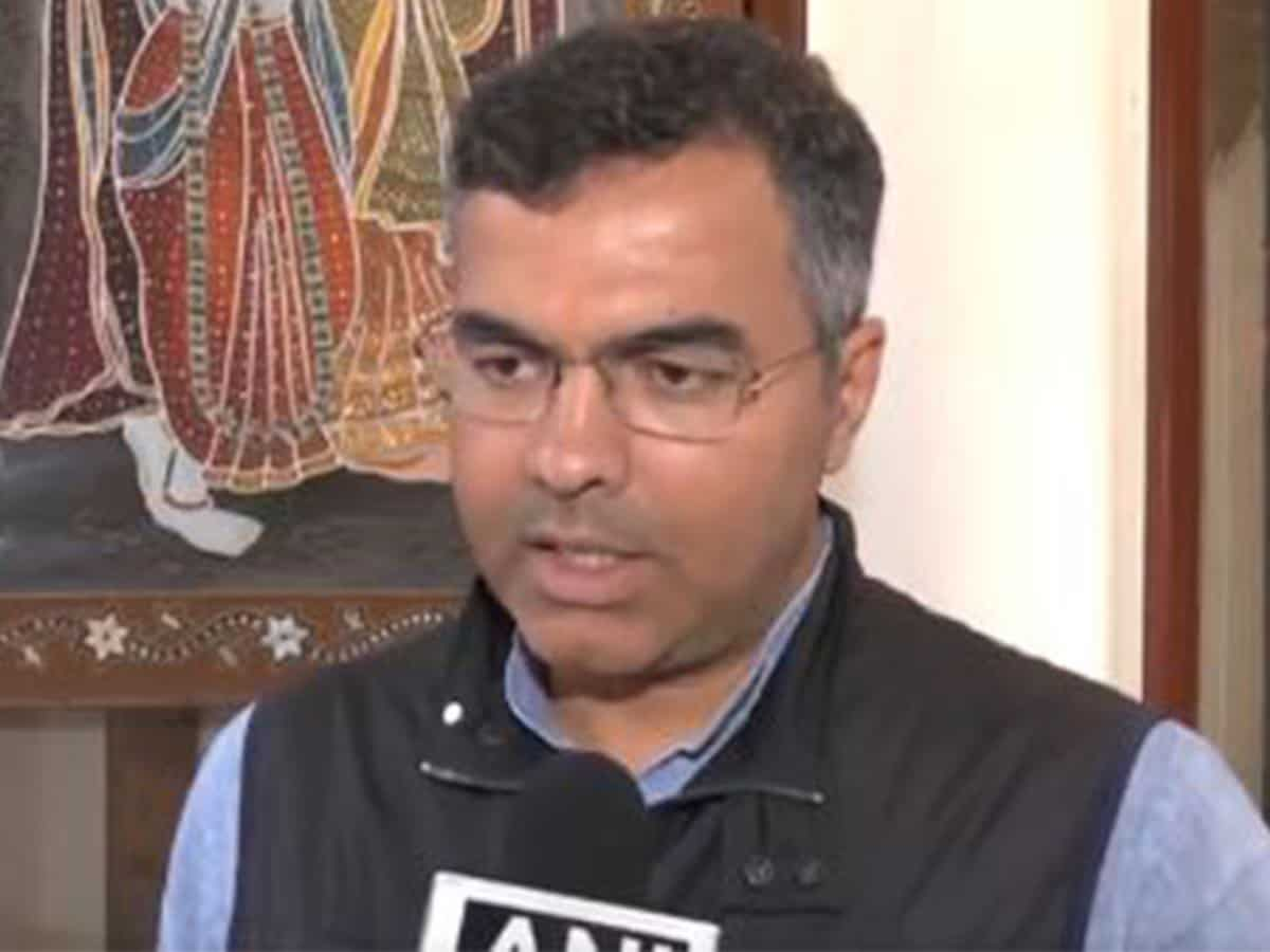 BJP's Parvesh Verma emerges giant killer by defeating Arvind Kejriwal; Manish Sisodia also loses in Jangpura