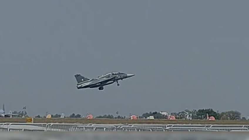 IAF Chief Flies Army Chief in Tejas Mk-1, Marking a Historic First