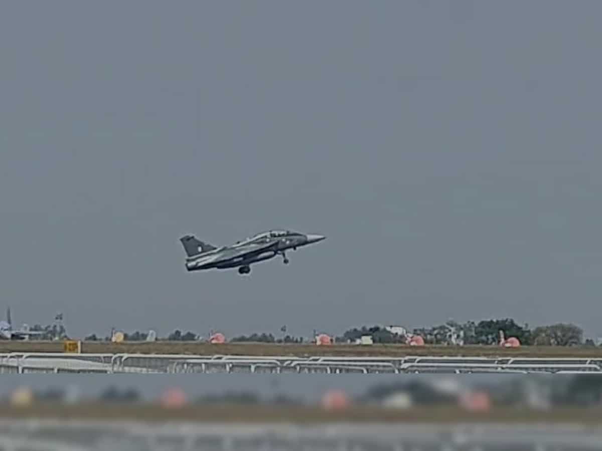 IAF Chief Flies Army Chief in Tejas Mk-1, Marking a Historic First