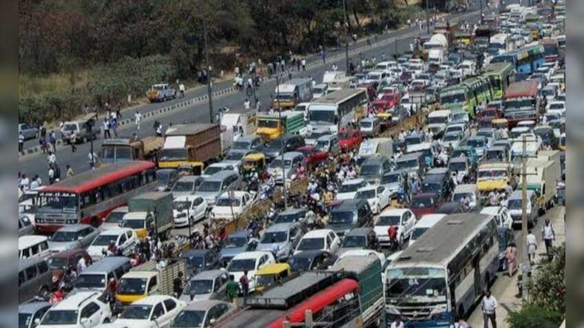 'Bengaluru, absolute traffic hell...: City's congestion worsens as HSR Layout flyover shuts for metro work, netizens irked