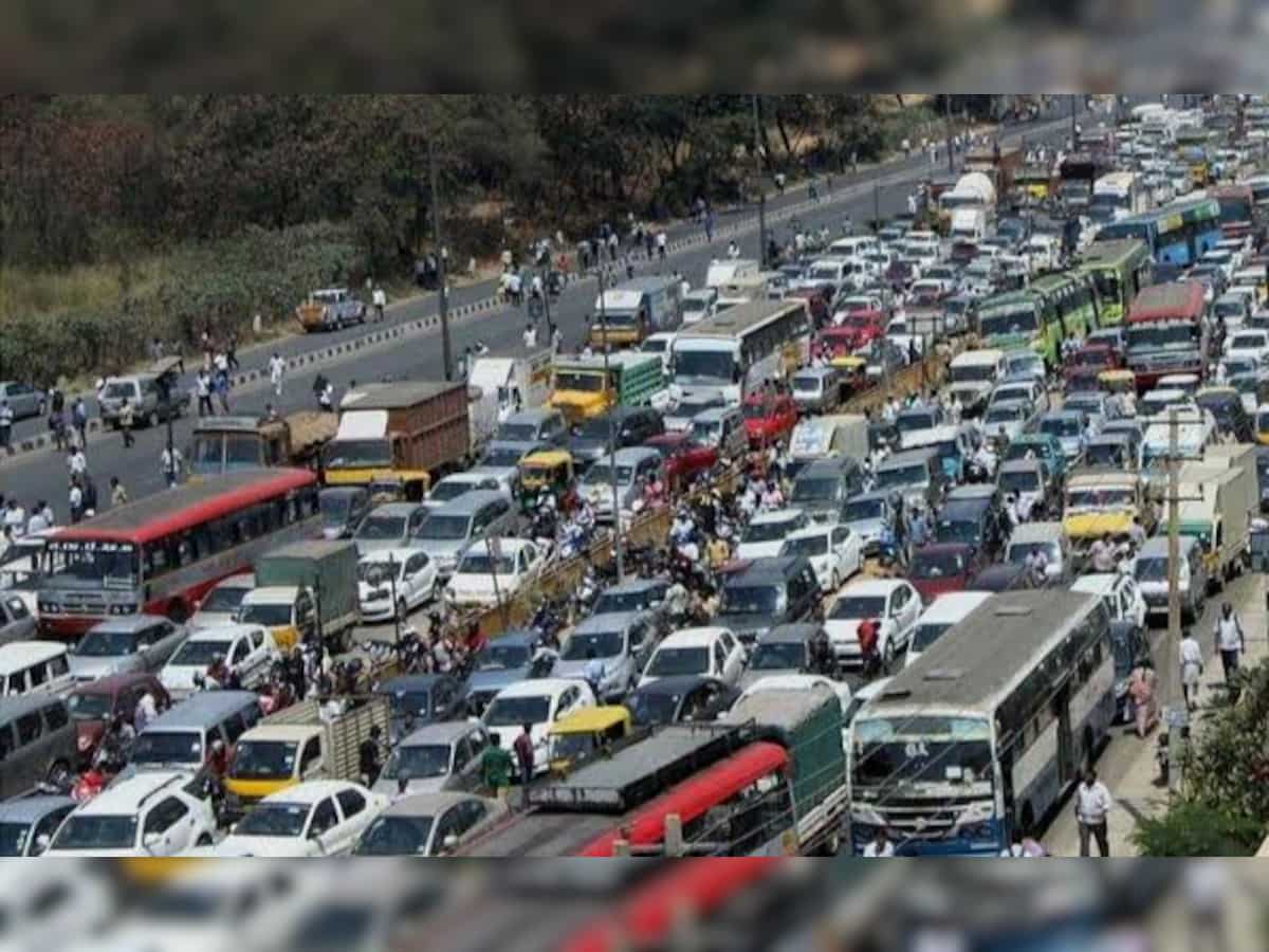 'Bengaluru, absolute traffic hell...: City's congestion worsens as HSR Layout flyover shuts for metro work, netizens irked