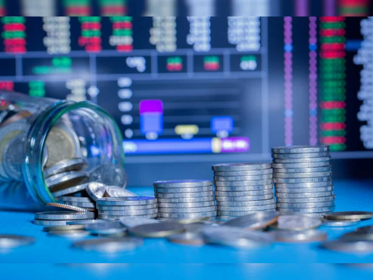 Retail investor confidence in SIP continues as Mutual Funds surge 8% over 5 months, but Nifty down by over 10%