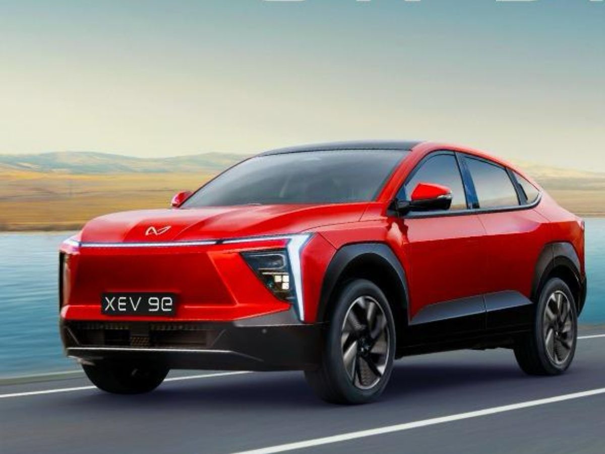 Mahindra bags 30,179 bookings for two new electric models on opening day