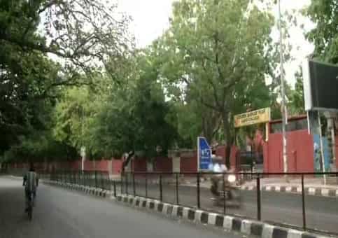 Delhi Weather Update: National Capital records minimum temperature of 10°C 