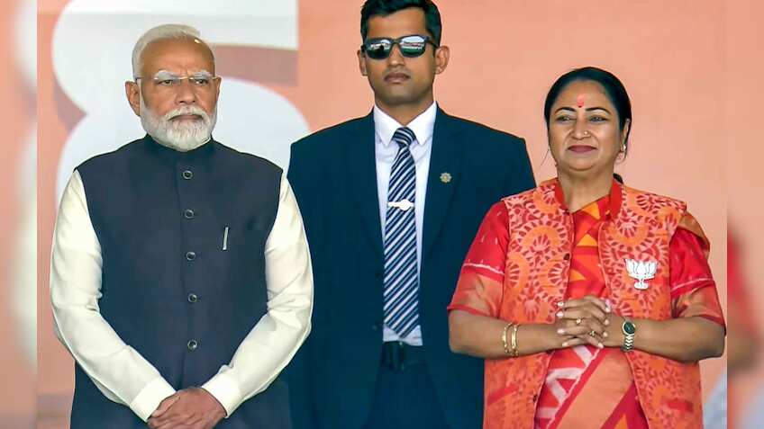 Delhi CM Oath-Ceremony: Rekha Gupta takes oath as Delhi's chief minister in presence of PM Modi