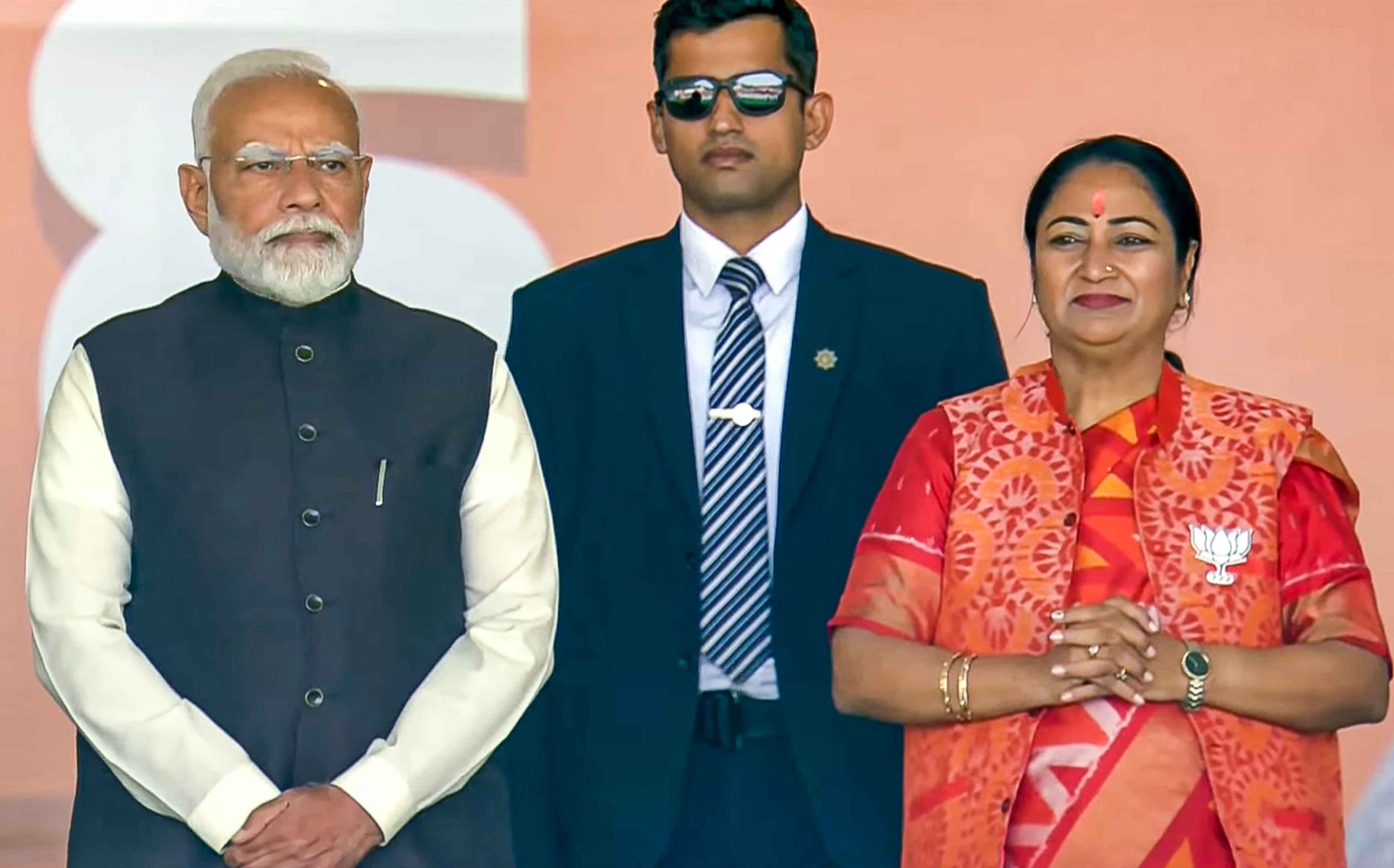 Delhi CM Oath-Ceremony: Rekha Gupta takes oath as