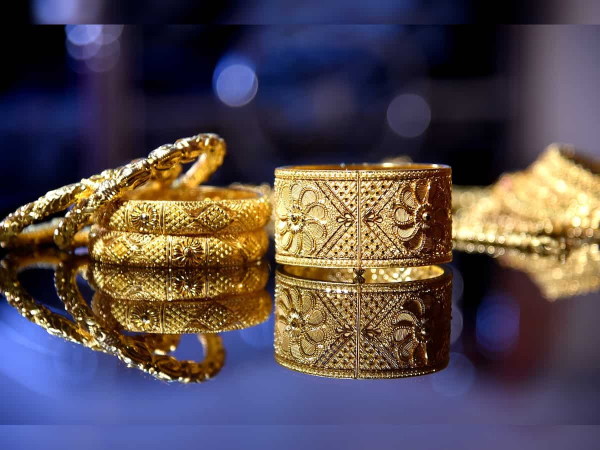 Gold jumps Rs 250 to Rs 89,350 per