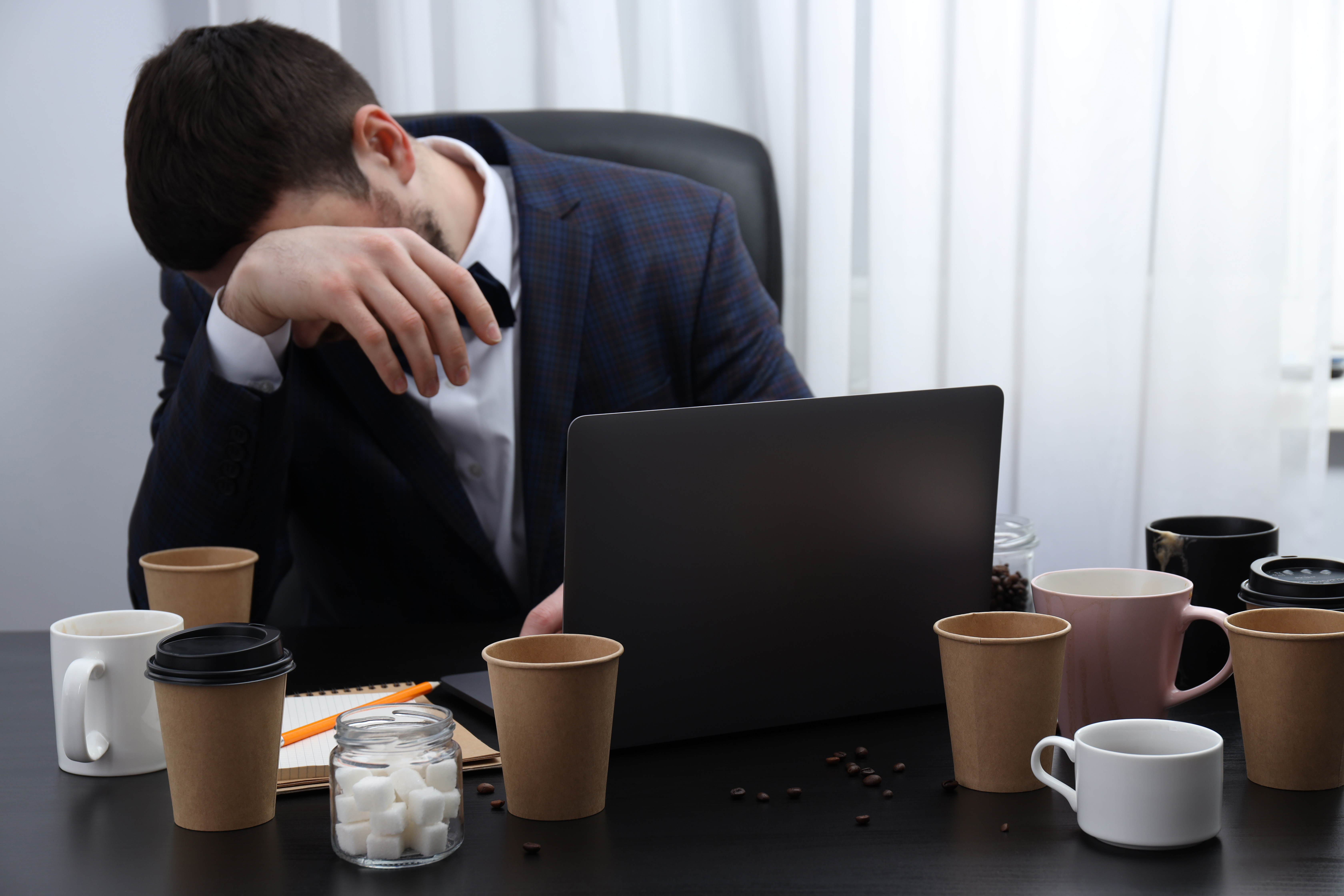 'Startups folks think they're God': Netizens fume after Reddit user claims being fired in 20 days for taking 'sutta' breaks, leaving on time and...