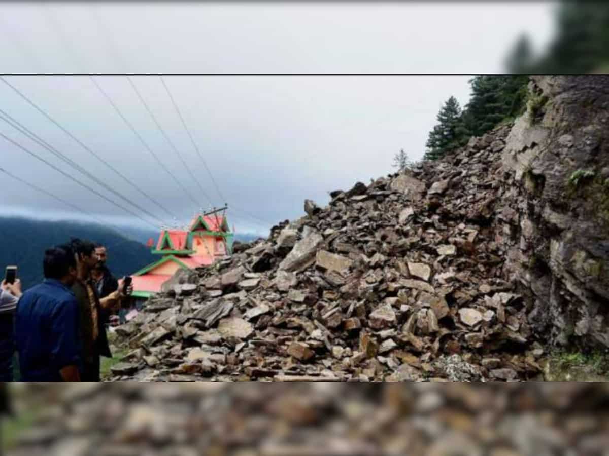 Srinagar Highway closed due to landslide; snowfall and rainfall affect Jammu and Kashmir