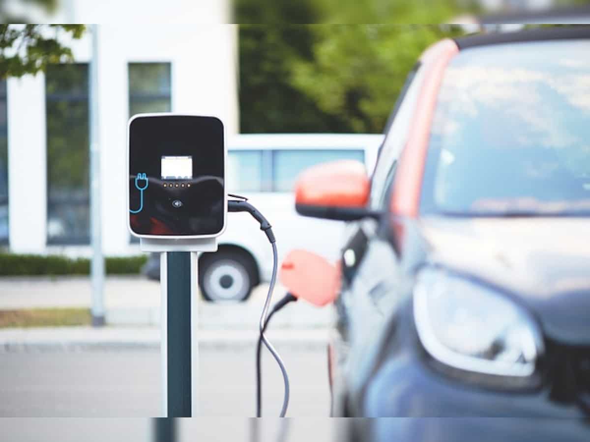 Electric passenger vehicle retail sales rise 19% in February