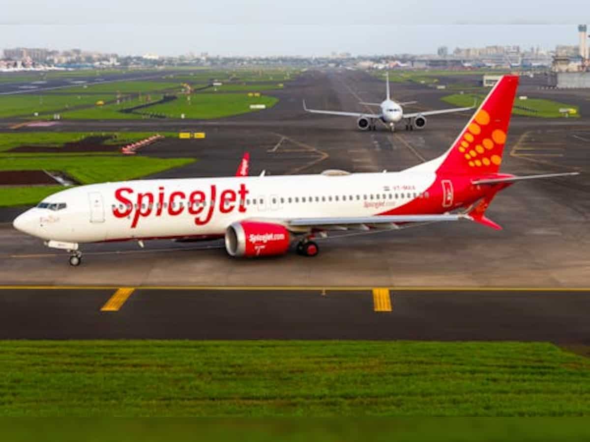 Fresh trouble for SpiceJet as 3 aircraft lessors, former pilot file insolvency pleas