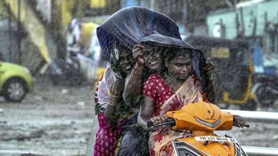 Tamil Nadu Weather: Heavy rainfall likely over next four days; government mulls school closures in six districts