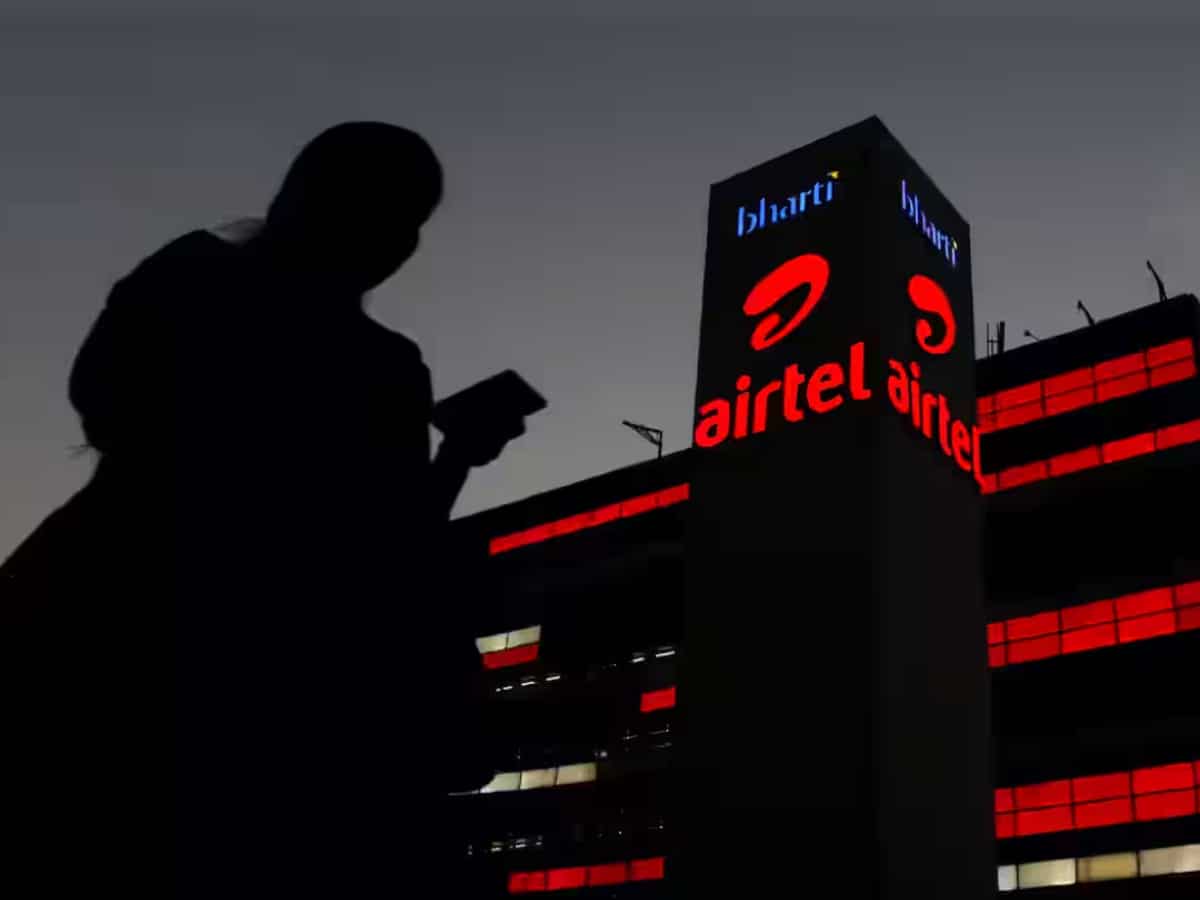 Bharti Airtel shares fall after gaining over 3%; JP Morgan maintains 'overweight' for 19% potential gains 
