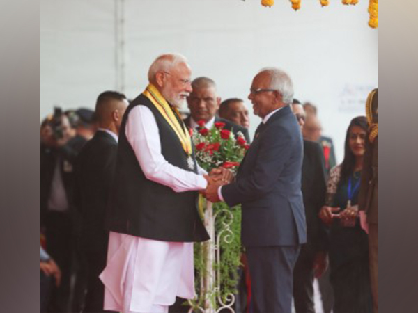 India, Mauritius join hands to trade in local