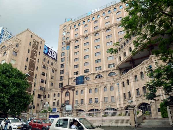 SBI FD Interest Rates: Example for Rs 7 lakh lump sum investment SBI FD Interest Rates: Example for Rs 7 lakh lump sum investment