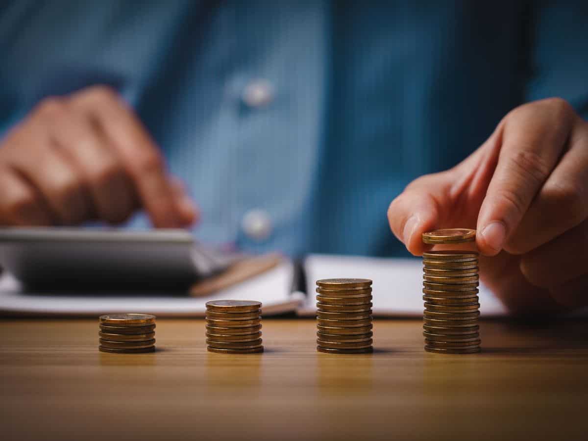 Rs 3 crore with 20,000 monthly SIP in 21 years: Calculations Rs 3 crore with 20,000 monthly SIP in 21 years: Calculations