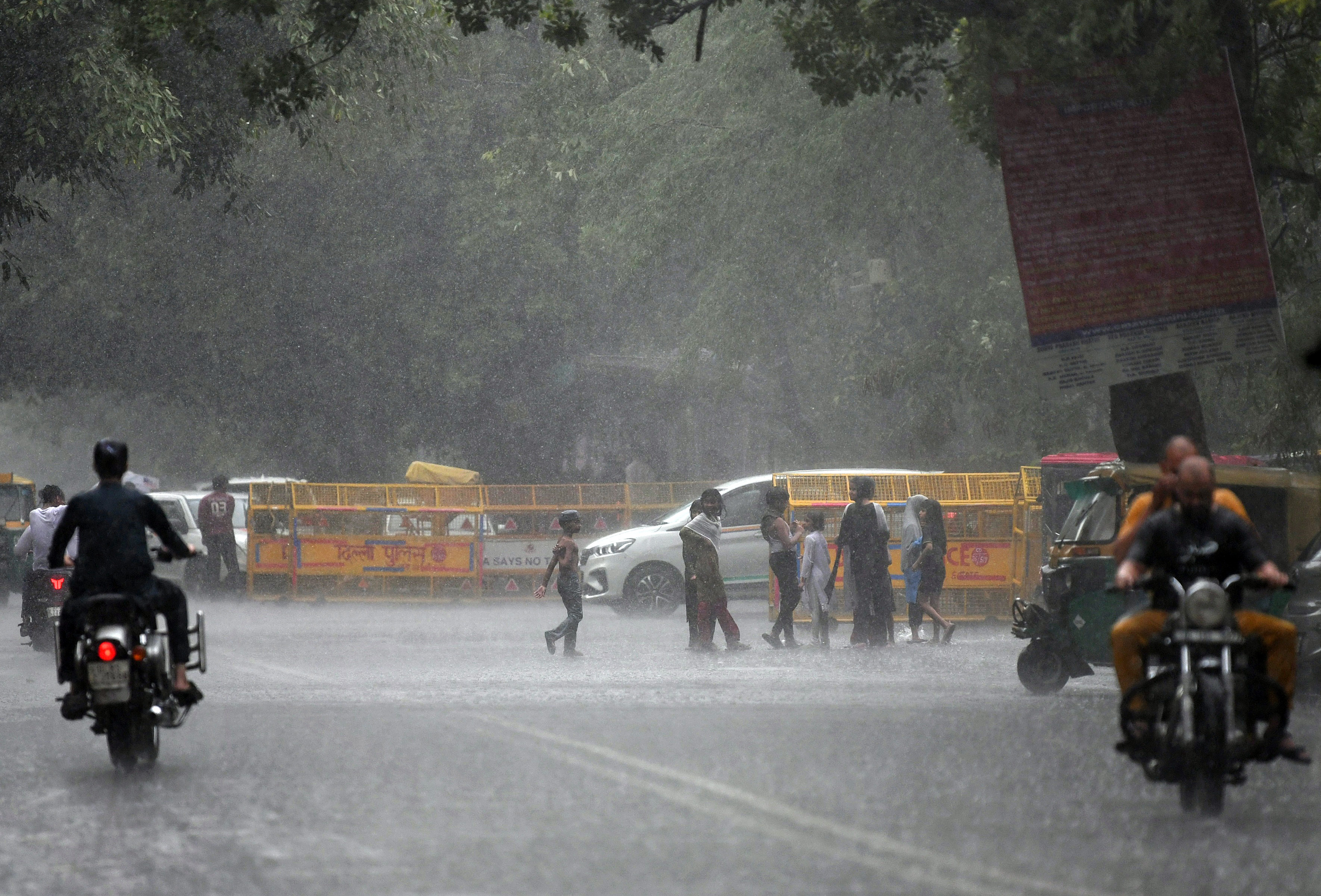 IMD Weather Update: Rain, heatwave, thunderstorm, lightning; check