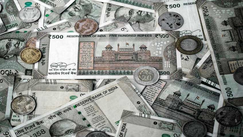 Top Small Cap vs Top Small Cap Index Fund With Best Returns in 5 Years: Know which of them has converted Rs 1 lakh one-time investment into Rs 8.3 lakh