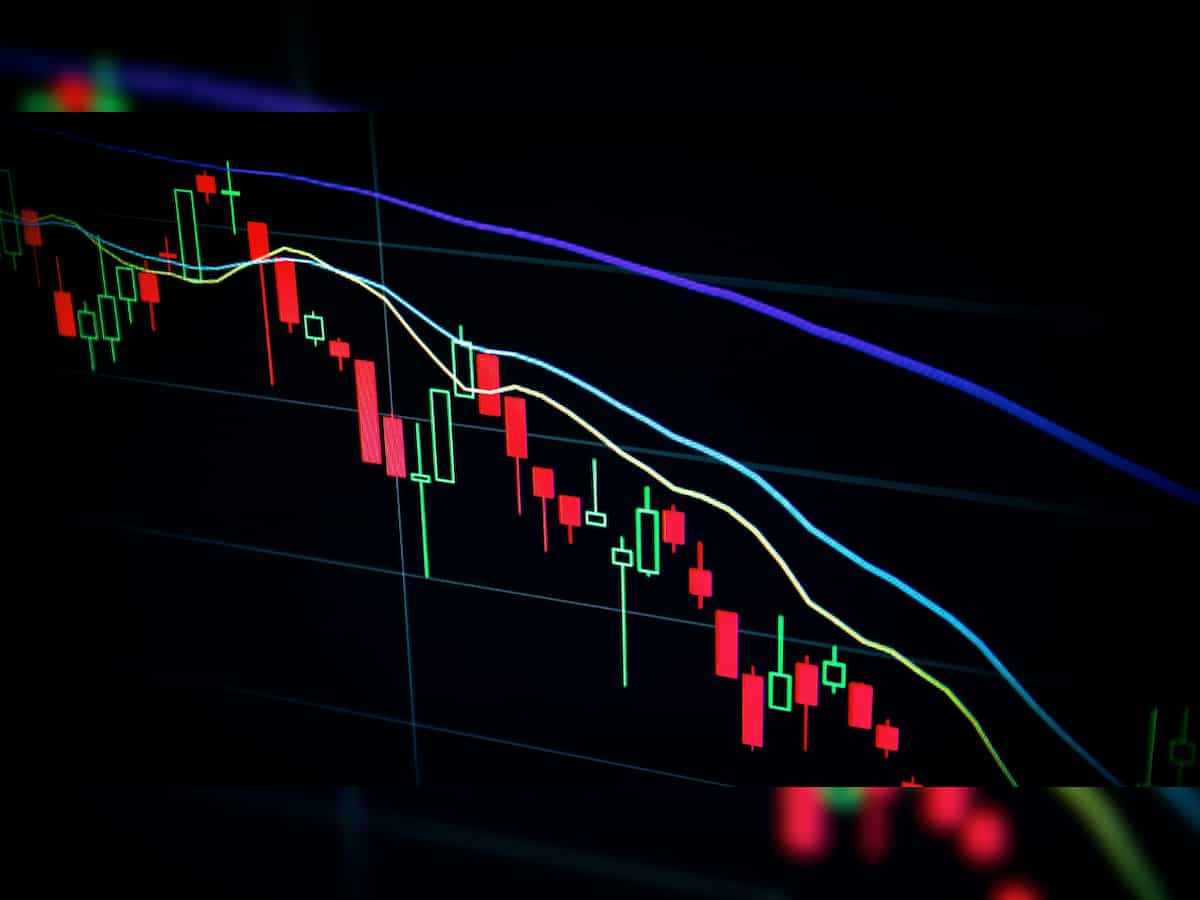Midday Market Report: Sensex, Nifty struggle amid global