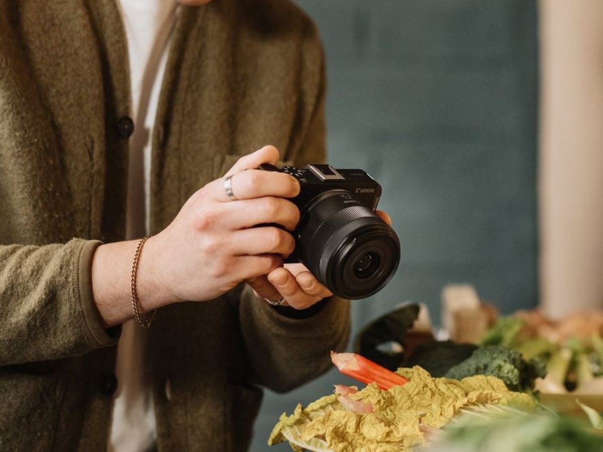Canon launches video-centric interchangeable lens camera EOS R50