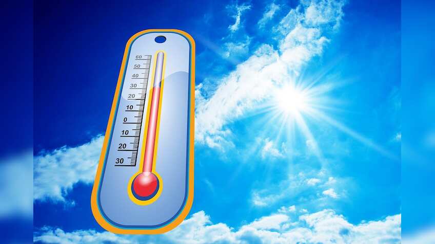 Weather News: Delhi records minimum temperature of 14.2 degrees Celsius; heat waves predicted in parts of Andhra Pradesh; pre-monsoon in Bihar & Chhattisgarh