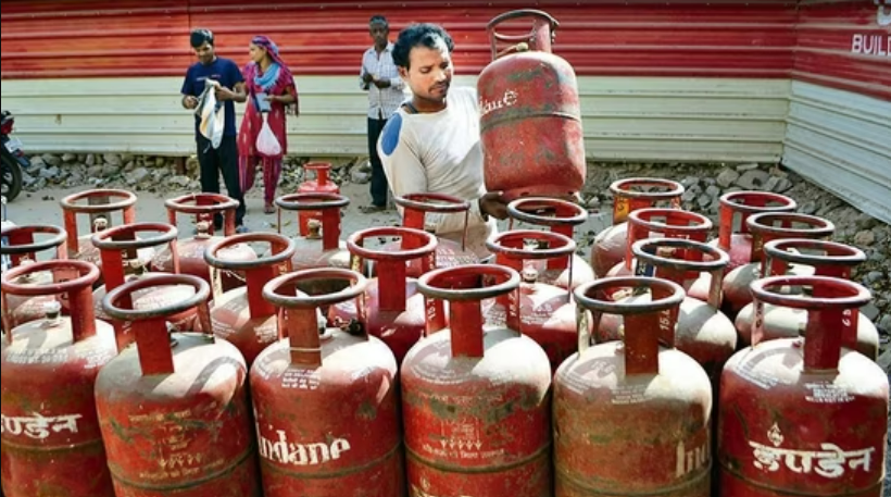 LPG Cylinder Price Hike | Cooking gas price increased by Rs 50/cylinder: Oil Minister Hardeep Singh Puri
