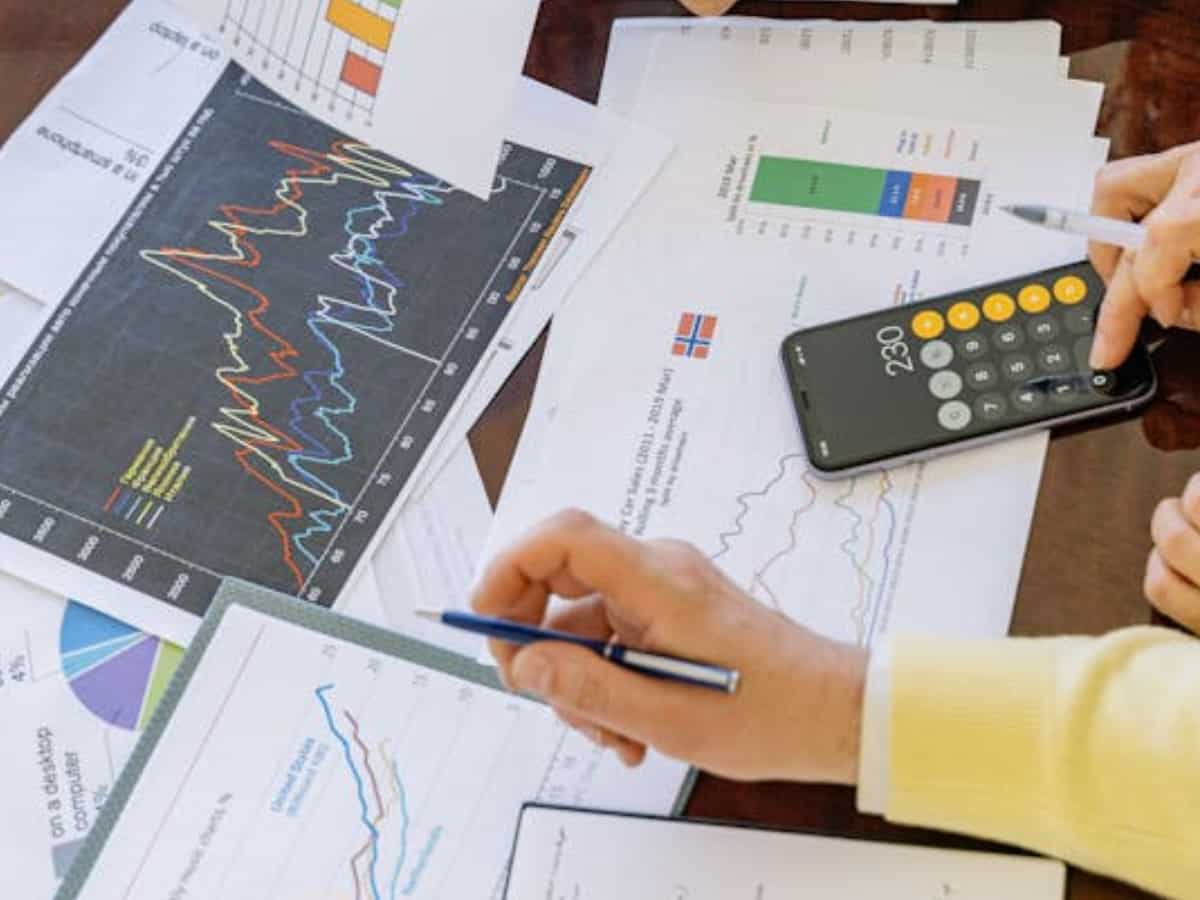 Interest-rate sensitive stocks trade weak; Realty top loser