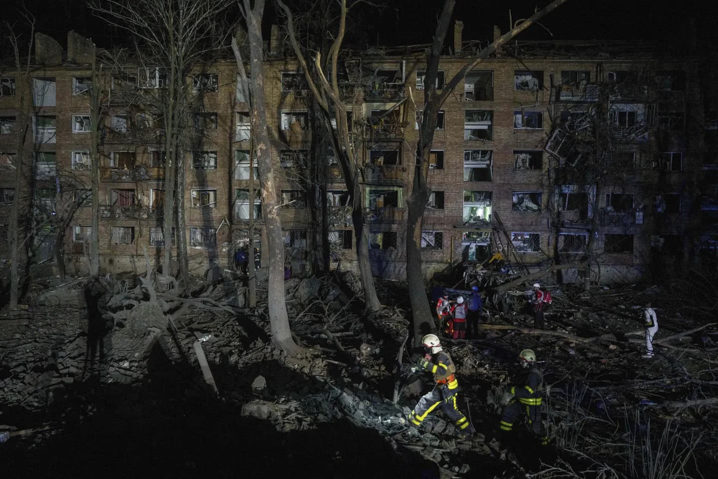 Ukraine: Massive Russian strike on Kyiv kills 9 overnight 