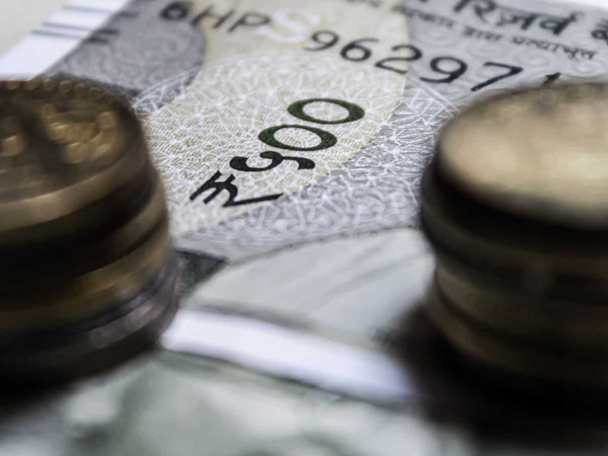 Rs 2 crore with 11,000 monthly SIP in 26 years: Calculations Rs 2 crore with 11,000 monthly SIP in 26 years: Calculations