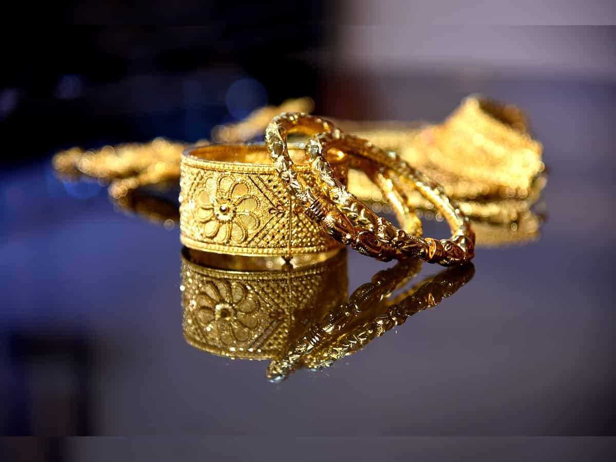 Traders eye Rs 12,000 crore business as consumers