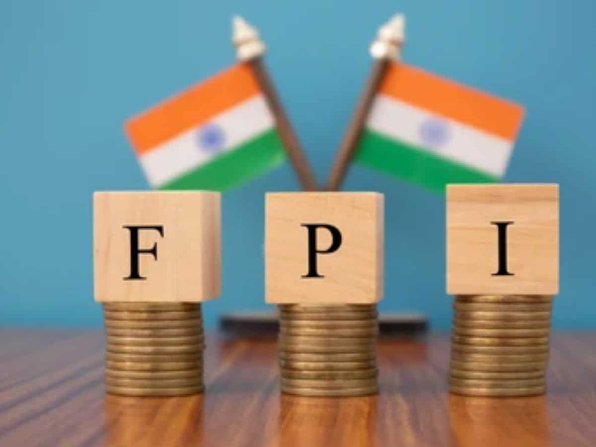FPIs pour in over Rs 37,000 crore in April: Is a Nifty breakout on the cards?