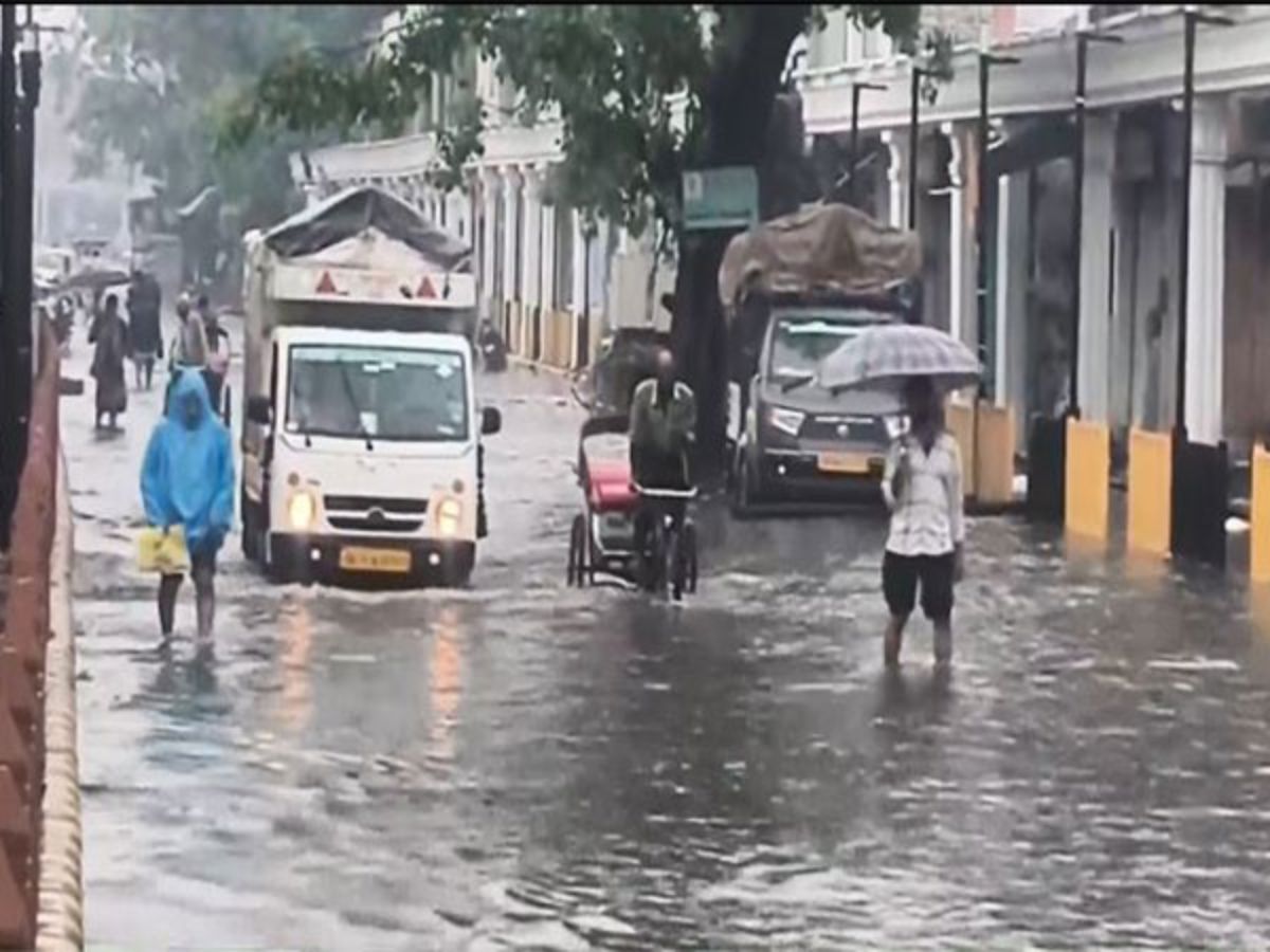 Weather Update: Heavy rains in UP's Moradabad; roads waterlogged