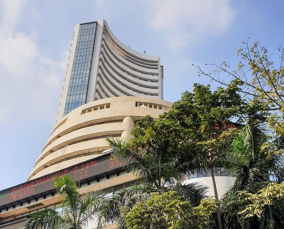 BSE reports 364% jump in profits, announces Rs 23 dividend per share