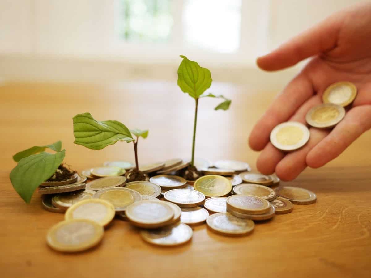 How does compounding work?
